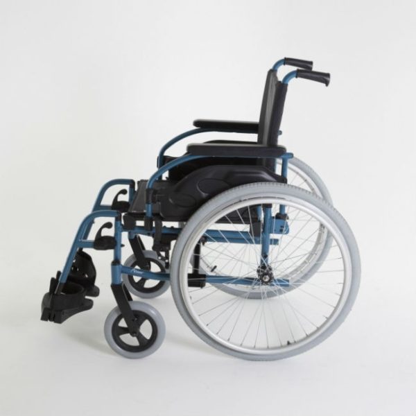 silla de ruedas de acero autopropulsable invacare action 1r vista lateral.jpg